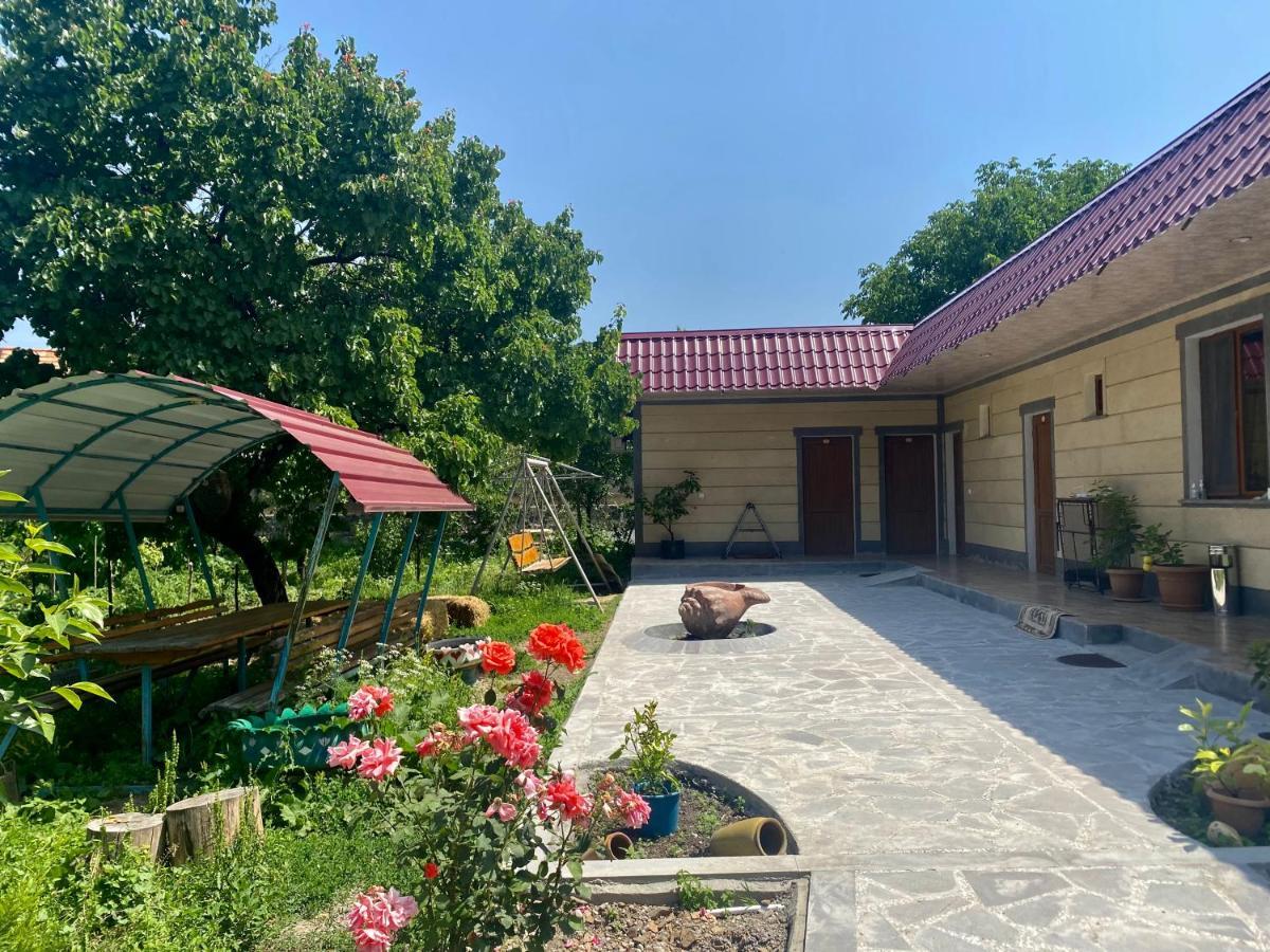 Aghasu Tun B&B Odzun Exterior foto